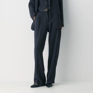 Aritzia The Effortless Pant (Navy) Size 4